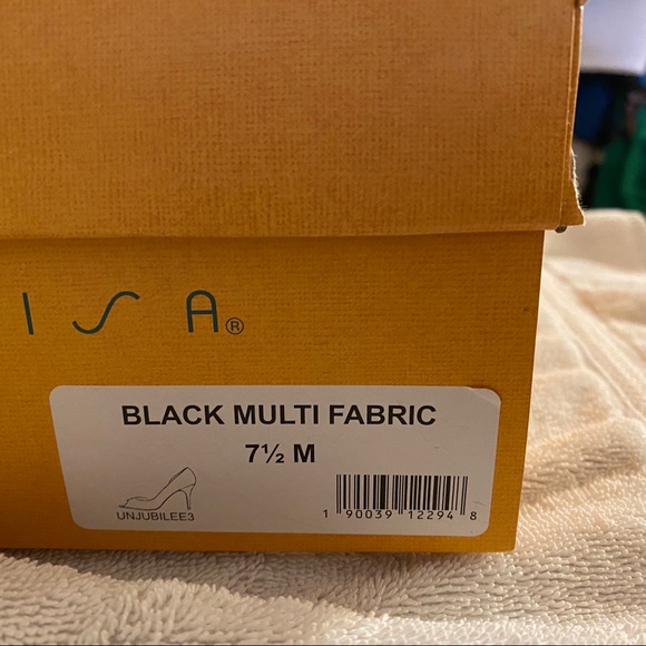 7.5 heels - Picture 3 of 3